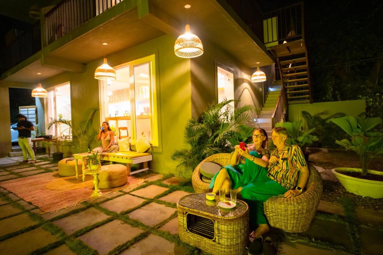 Locomo Boutique, Morjim - Stay Work Eat Exterior photo