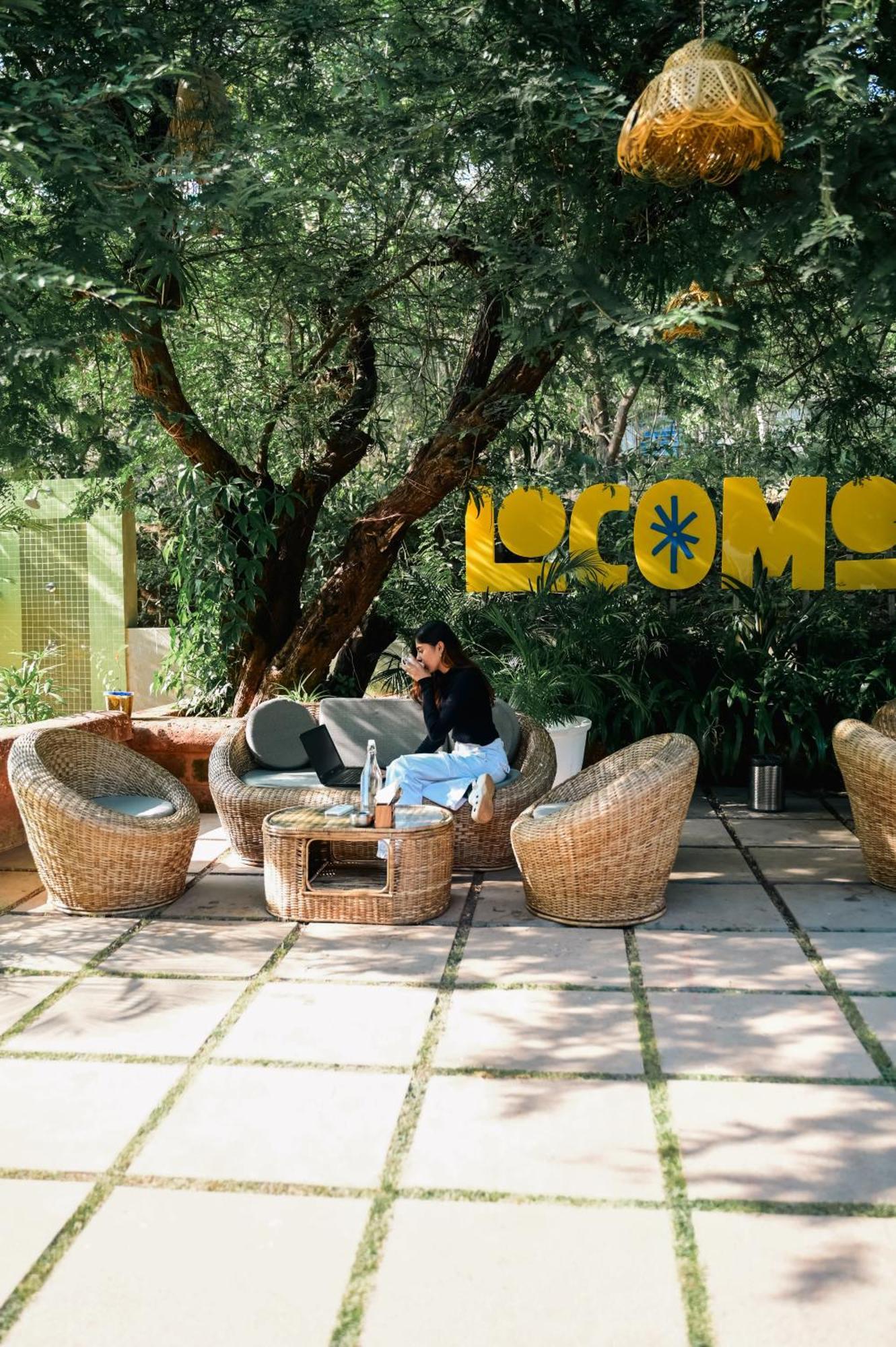 Locomo Boutique, Morjim - Stay Work Eat Exterior photo