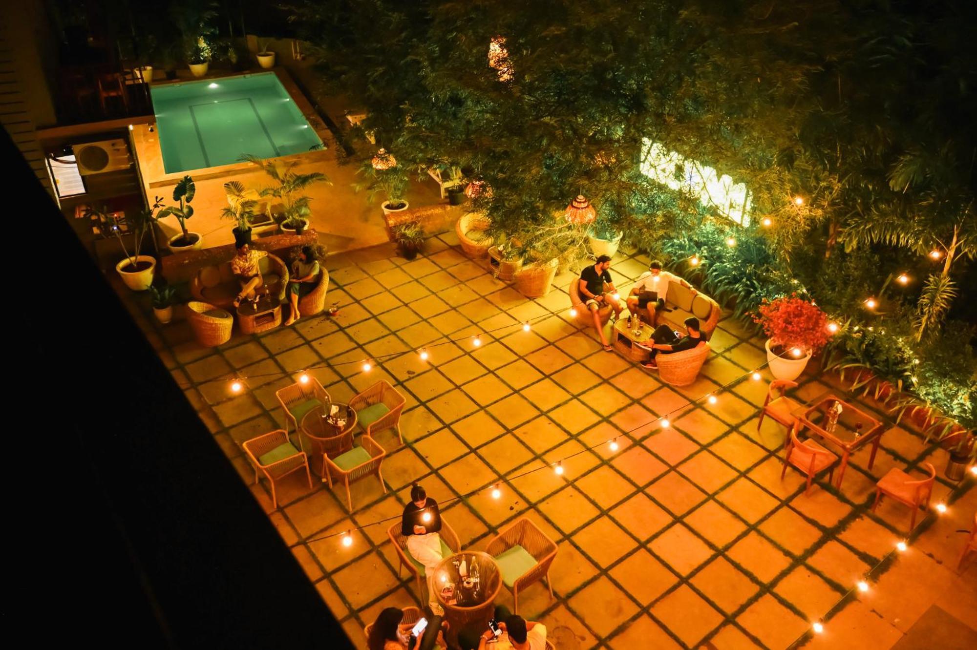 Locomo Boutique, Morjim - Stay Work Eat Exterior photo