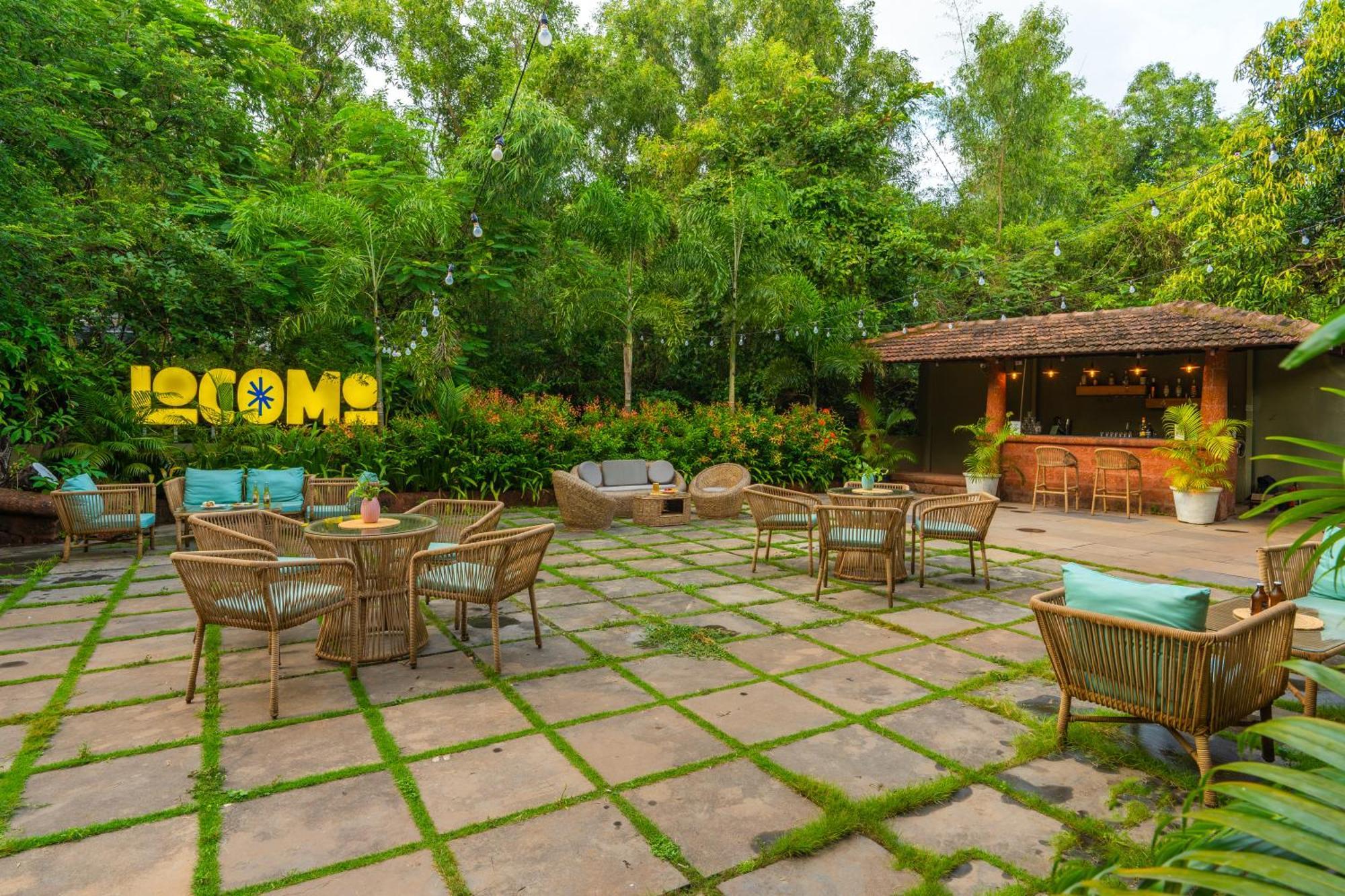 Locomo Boutique, Morjim - Stay Work Eat Exterior photo
