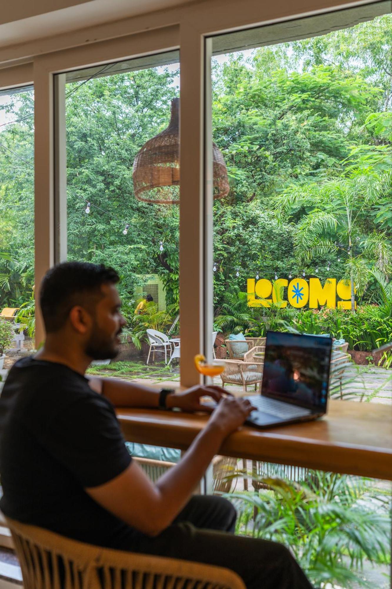 Locomo Boutique, Morjim - Stay Work Eat Exterior photo